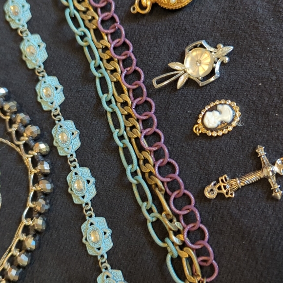 3/$30 Jewelry Strands and Pendants - Picture 4 of 5